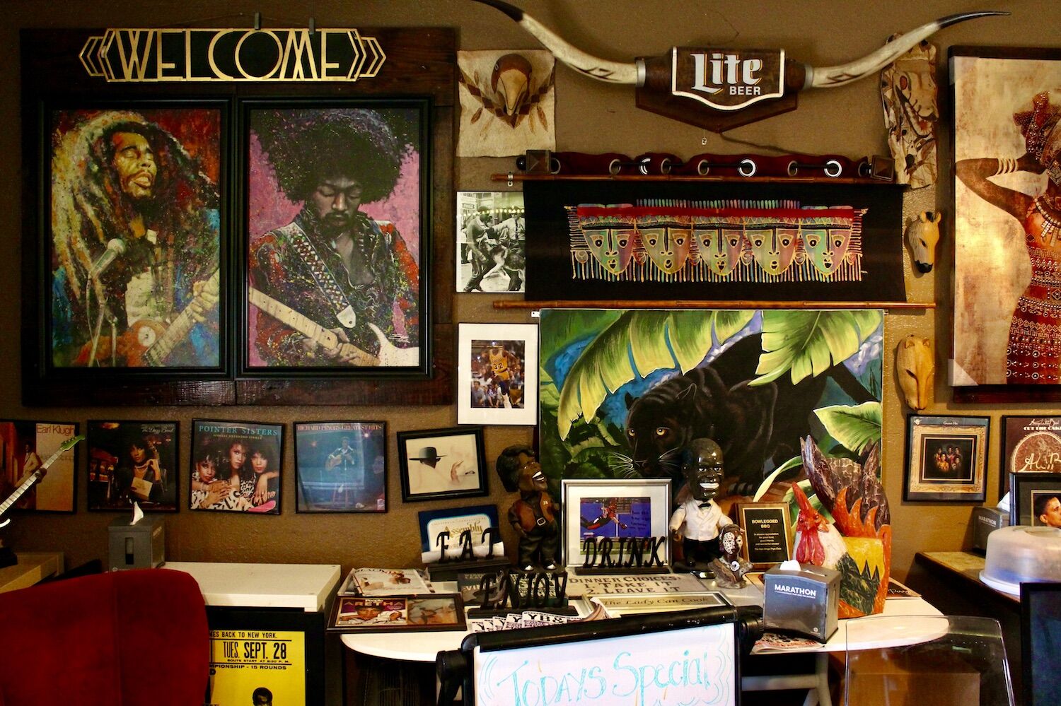 Bowlegged BBQ Interior