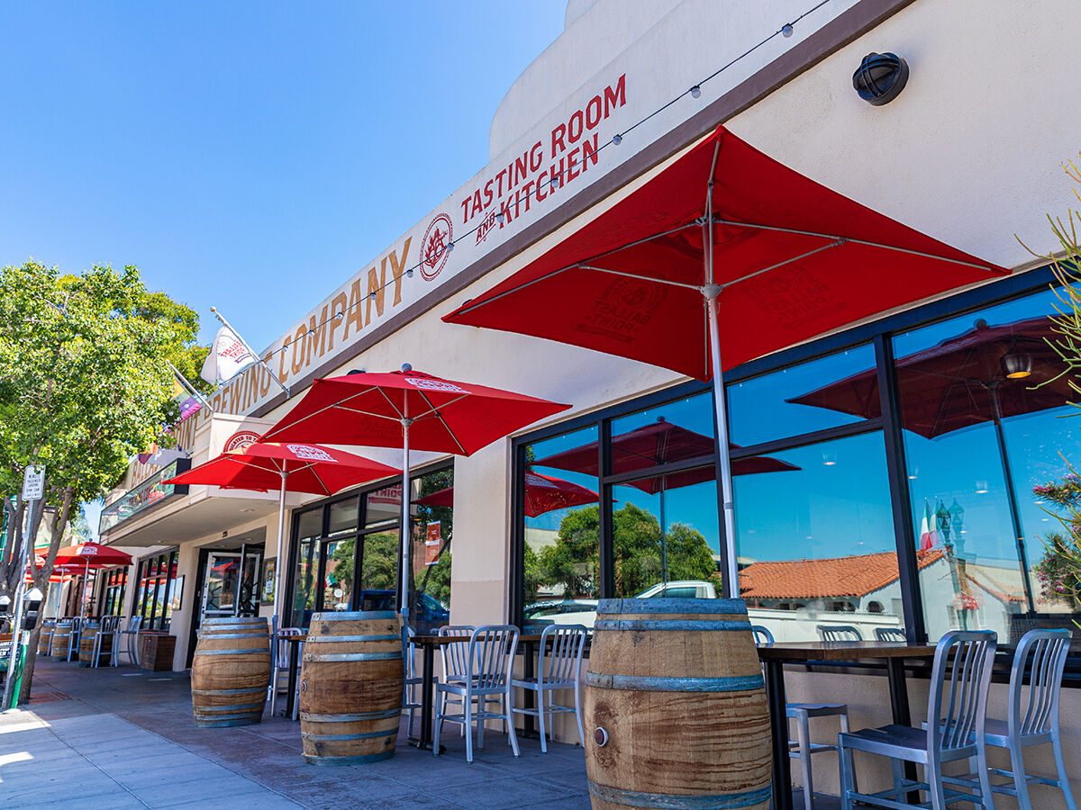 Patios / Ballast Point Little Italy