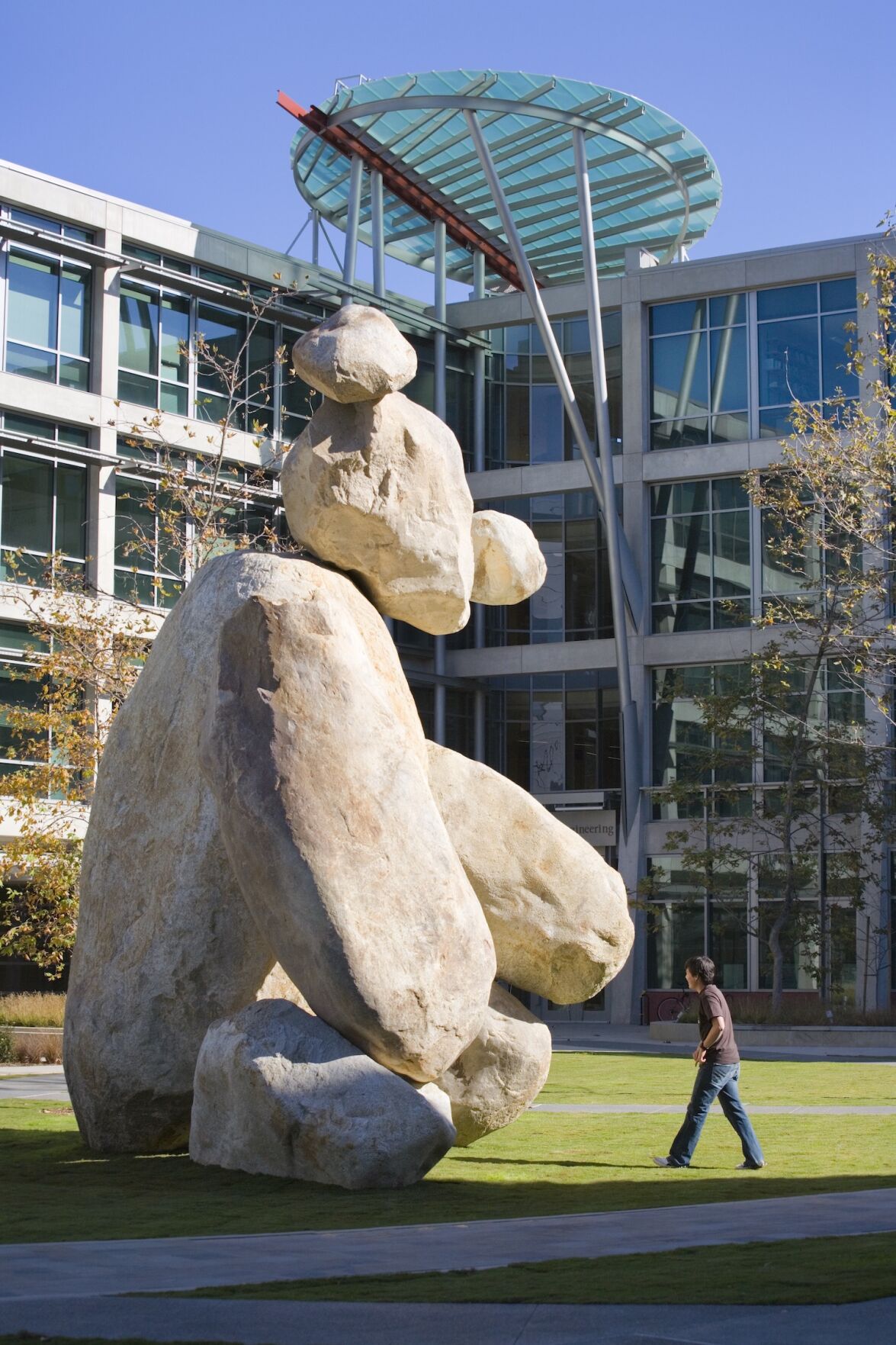 Bear sculpture - Stuart Collection