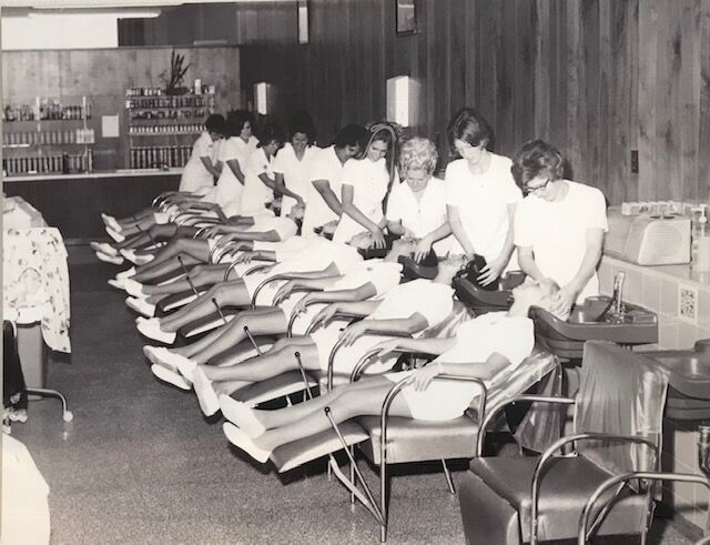 Salon Adair, generations