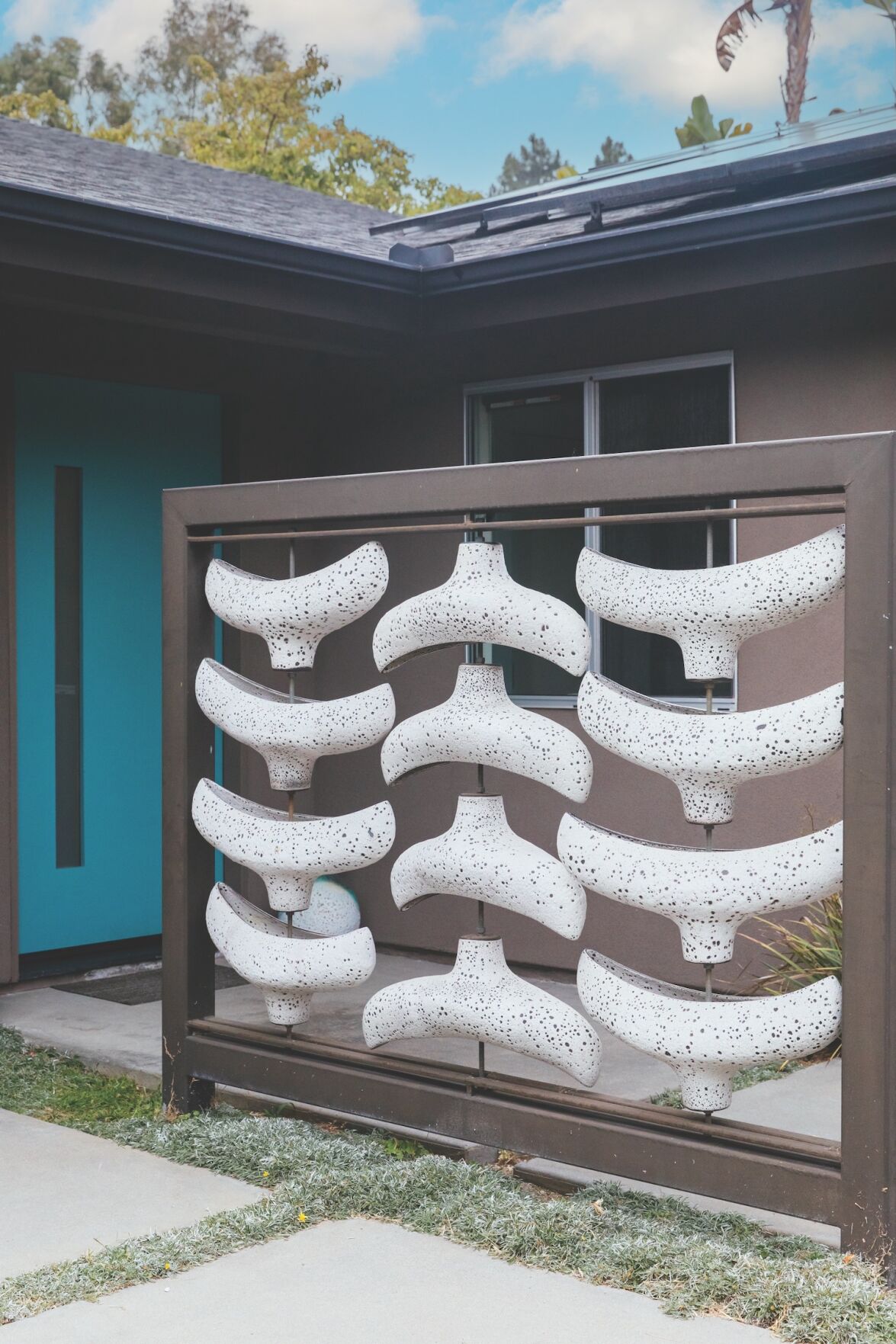 Josh Herman, exterior