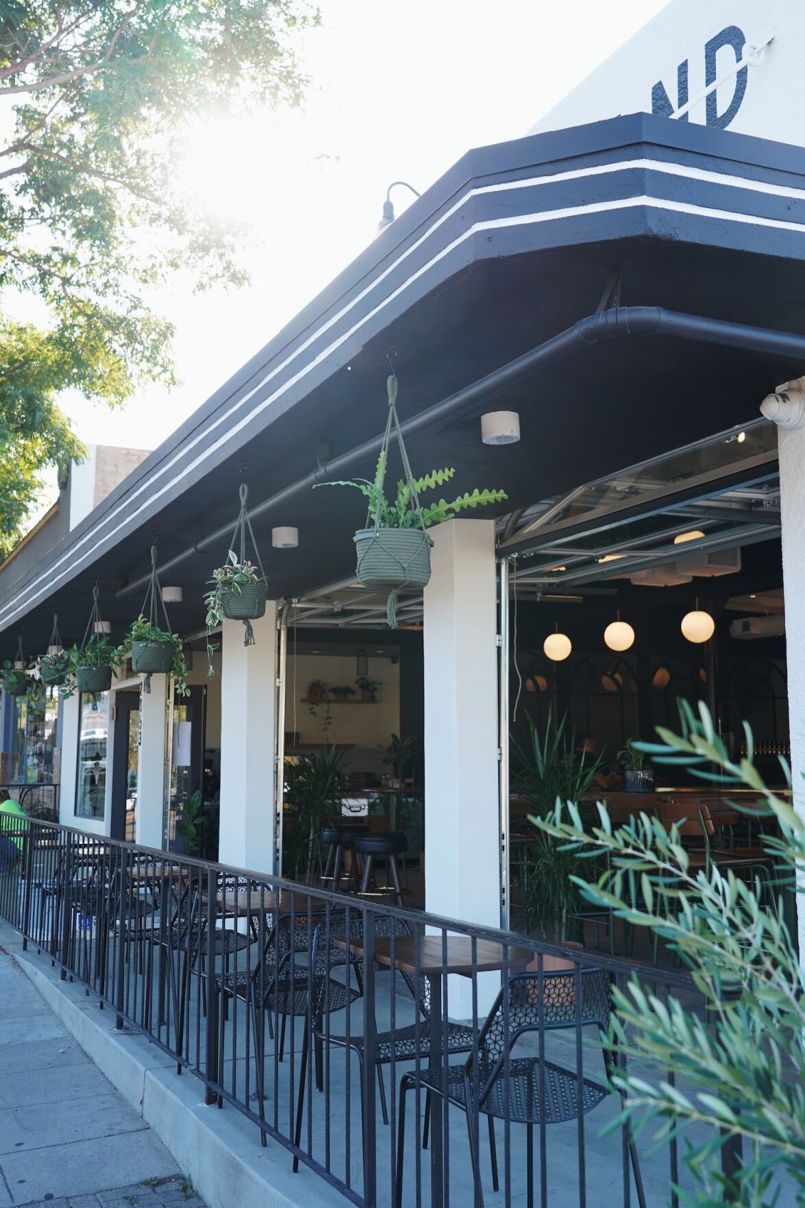 Harland Brewing, exterior