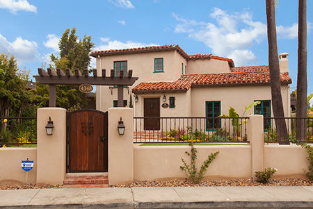 This Historic Kensington Home Has a Colorful Attitude