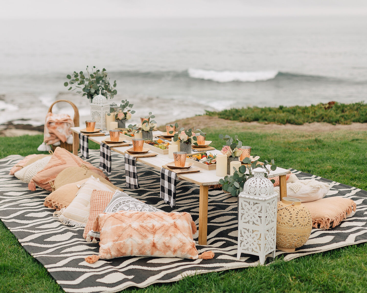 Pop Up Picnic Co. - Picnic + Flowers