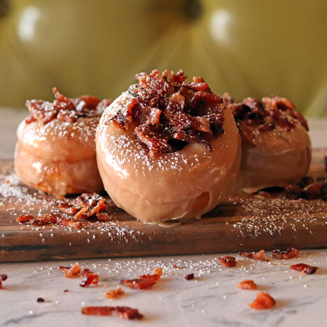 10-great-maple-maple-bacon-donuts.jpg
