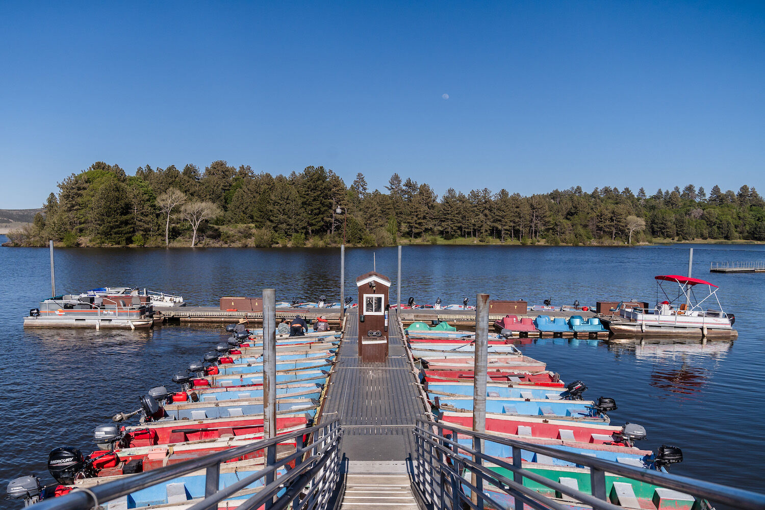 The Pub, dock