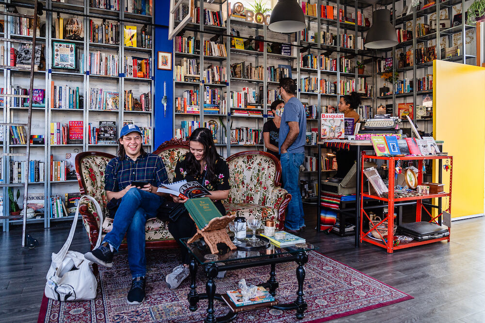 Libelula Books - interior