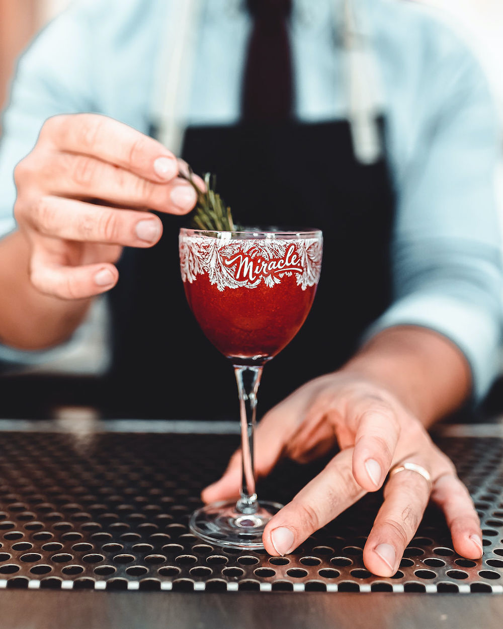 Ultimate Holiday Checklist - Cocktail pop-up