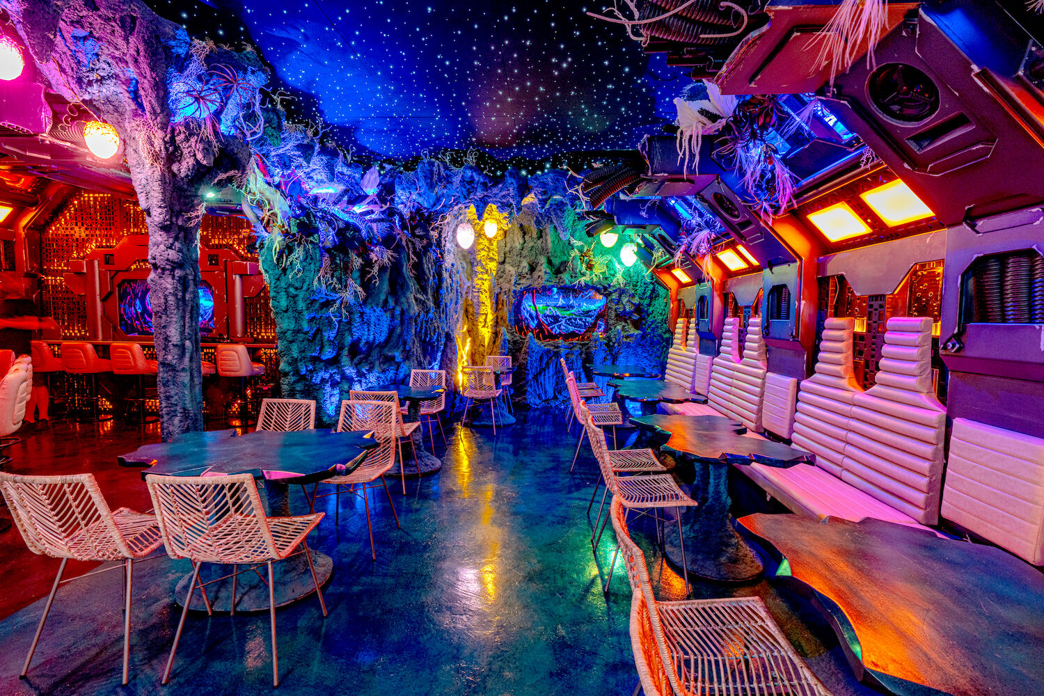 Mothership Bar South Park UFO Aliens Interior